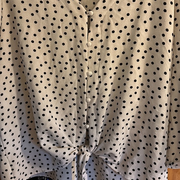 Black and white polka dot top - Picture 2 of 3